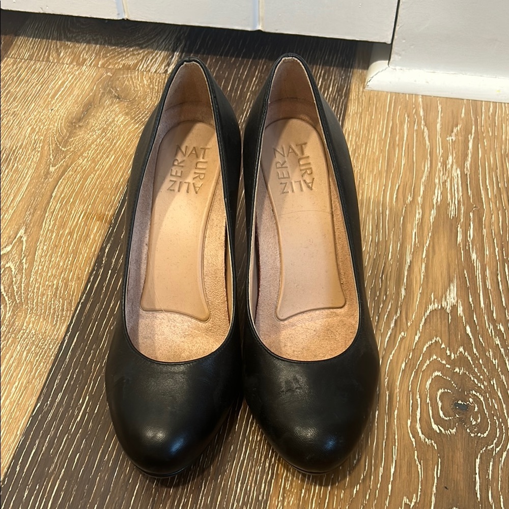 Naturalizer Womens Michelle Classic High Heel Pump